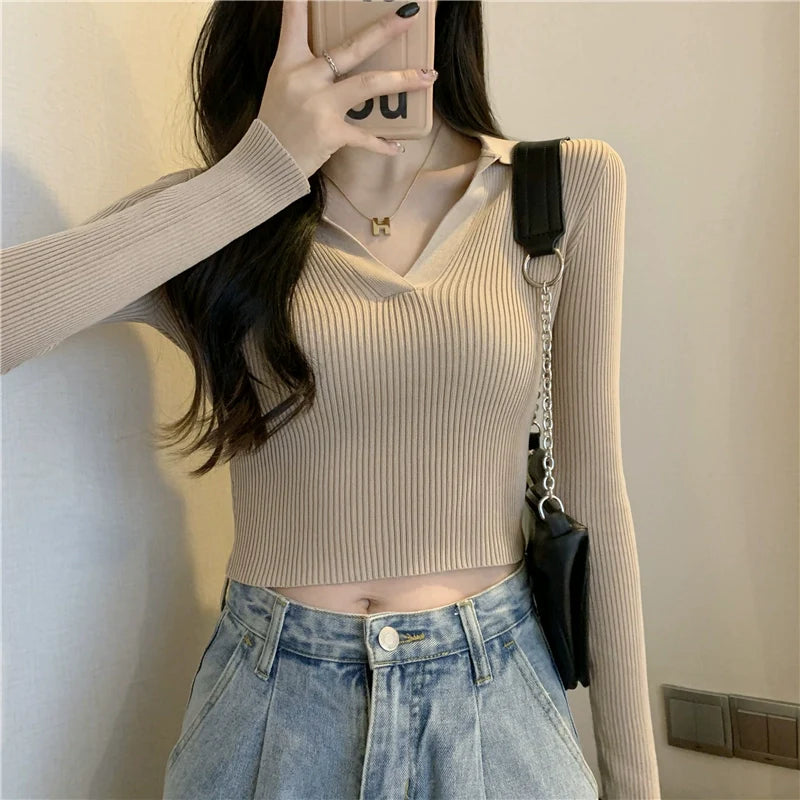Vネックカラーニット