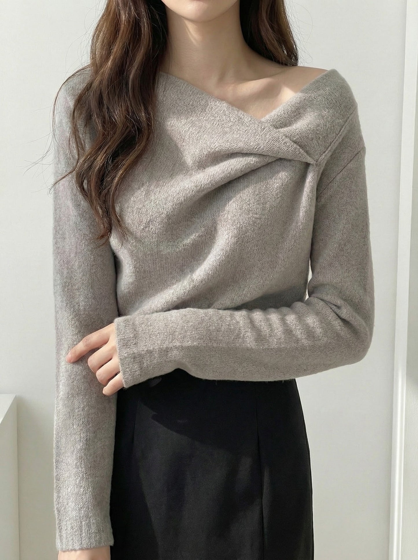 アシンメトリードレープニット
