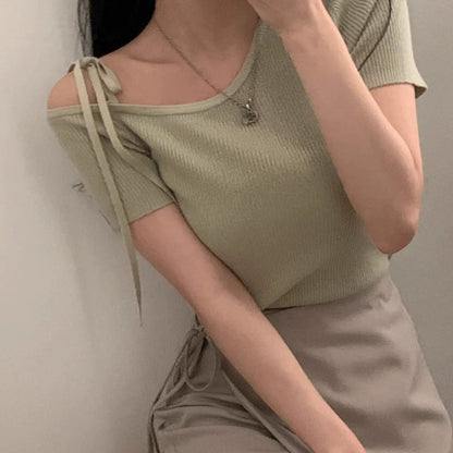 リボン付きワンショルダーリブニット